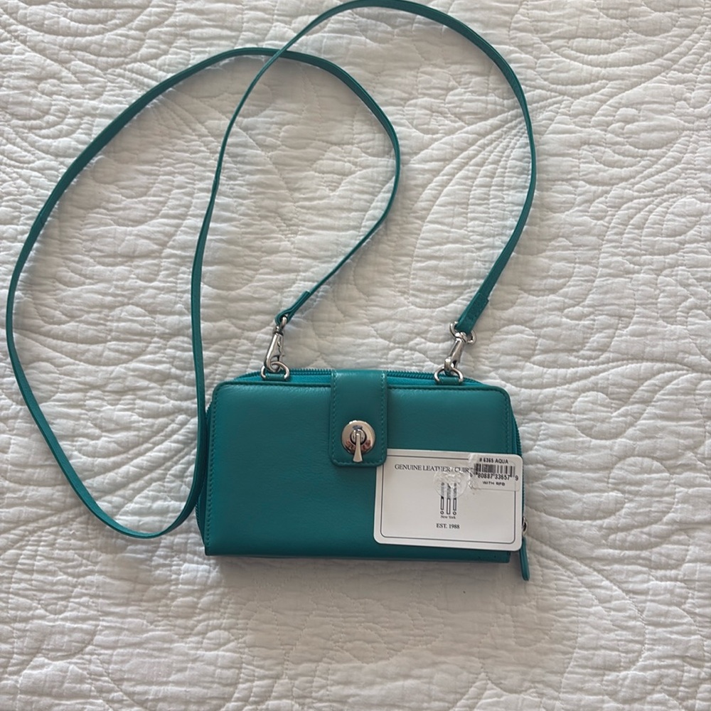ili New York wallet crossbody